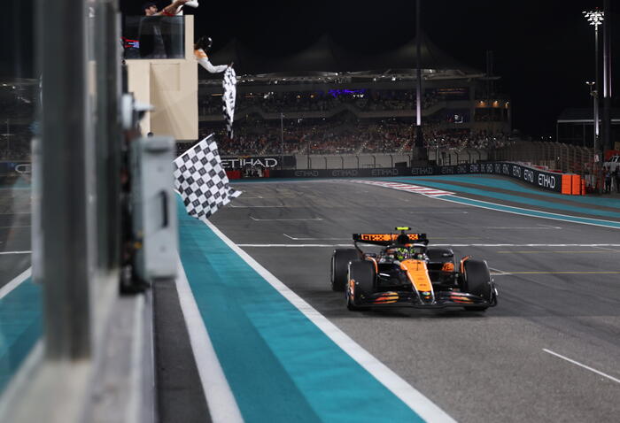 F1: Norris vince ad Abu Dhabi, il titolo costruttori va alla McLaren