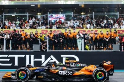 Norris trionfa ad Abu Dhabi, McLaren conquista il titolo costruttori, podio per la Ferrari