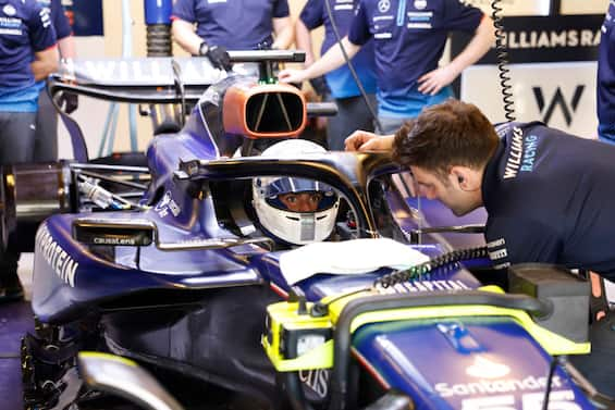 Sainz sulla Williams: test in pista ad Abu Dhabi