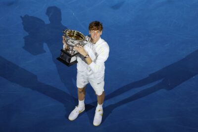 Australian Open - È davvero ImmenSinner! Scopri perché ha vinto e come Bravo lui, ma che dire di Zverev? Jannik è già un uomo di record. Ecco quali.