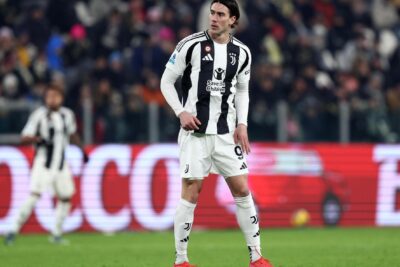 Bruges-Juve, Motta: “Vlahovic potrebbe partire dalla panchina”. Le opzioni per la punta in difficoltà