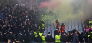 Confusione tra i tifosi: la polizia arresta 4 sostenitori romanisti - Forzaroma.info - Ultime notizie As Roma calcio – Interviste, foto e video