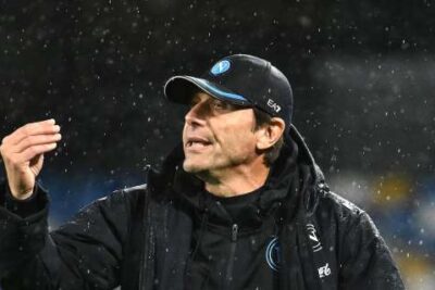 Conte introduce due cambiamenti in campo e due in panchina