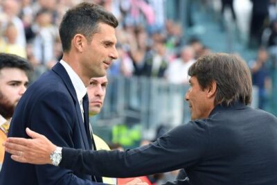 Conte lancia una nuova provocazione a Motta, seguito da un messaggio in codice a De Laurentiis riguardo al mercato