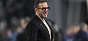 Del Piero ha fiducia nella Juve: "Un ottimo avvio contro il Milan"  Commento sulla scelta del capitano   La scelta del capitano rappresenta un momento cruciale per la squadra, poiché è fondamentale avere una figura di riferimento che possa guidare e ispirare i compagni. Del Piero, con la sua esperienza e il suo legame profondo con la storia della Juventus, offre una prospettiva positiva e motivante. La sua fiducia in un buon inizio contro il Milan potrebbe fungere da catalizzatore per l'intera squadra, spronandola a dare il massimo fin dalle prime battute della stagione.