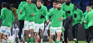 Djylian N'Guessan, 16 anni, inizia con il Saint-Étienne per affrontare il Nantes in L1