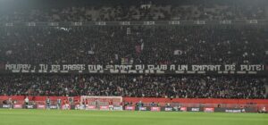 Dopo gli striscioni esposti dai tifosi del Nizza, il sindaco del Marsiglia chiede sanzioni contro la LFP