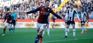 Genoa-Parma, le formazioni ufficiali: Vieira con Pinamonti in attacco, Pecchia schiera Bonny