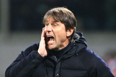 Il Napoli si prepara per la sfida contro il Verona, conferenza di Conte in diretta