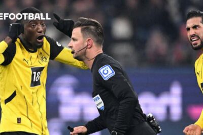 Keine Elfmeter für Dortmund: Schiri Schlager erklärt seine Entscheidungen  Traduzione in italiano:   Nessun rigore per il Dortmund: l'arbitro Schlager spiega le sue decisioni