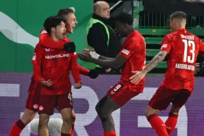 La prossima vittoria: l'FCK vince a Fürth 4:2 - 1. FC Kaiserslautern