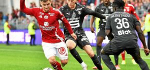 Lo Stade Rennais colloca quattro giocatori in un loft, comprese le reclute Kamara e Gronbaek