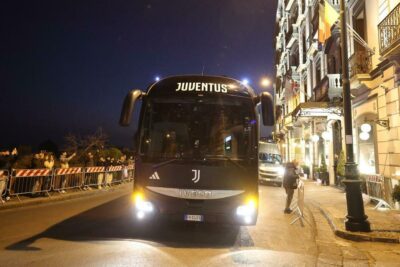 Napoli-Juventus: I bianconeri arrivano in città - Ecco le immagini