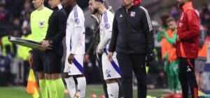 Niakhaté, Tolisso, Mikautadze ... diversi giocatori di OL supportano Pierre Sage