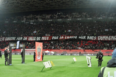 Oh. Dopo gli striscioni e le canzoni omofobe dei bravi tifosi di domenica, la LFP ha capito il caso