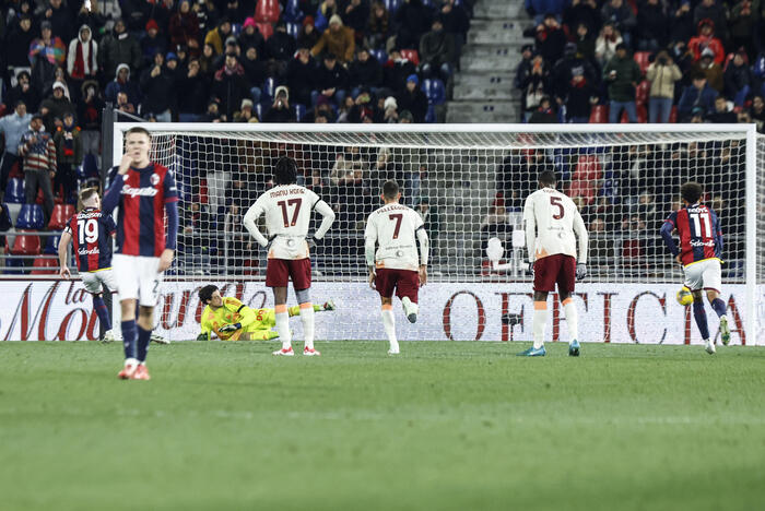 Serie A: la Roma pareggia all'ultimo minuto contro il Bologna, termina 2-2 - Calcio