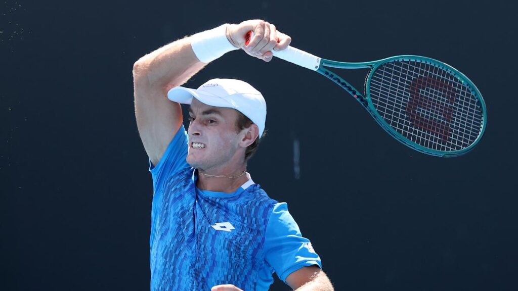 Tristan Schoolkate: L'avversario di Jannik Sinner agli Australian Open Il crowdfunding per partecipare a Wimbledon, la passione per la PlayStation e l'idolo Tsonga