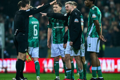 Werder Bremen: Rabbia per il controverso calcio di punizione per pareggiare