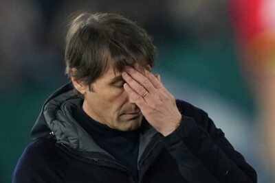 Il Napoli cede a Como e perde il primato. Conte: "Abbiamo crepe mentali". Sabato sfida con l'Inter