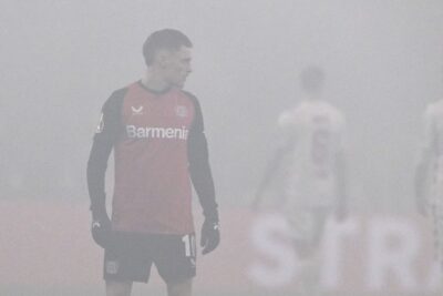 Leverkusen contro la Colonia interrotta per minuti a causa di Pyro-Heeled