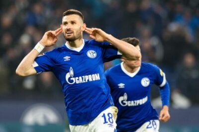 Schalke 04: "Guardando indietro con grande gratitudine": Derby Hero Caligiuri termina la carriera