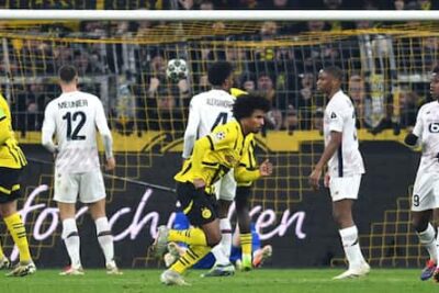 Borussia Dortmund-Lille: il gol 'a pelo d'erba' di Adeyemi. Video