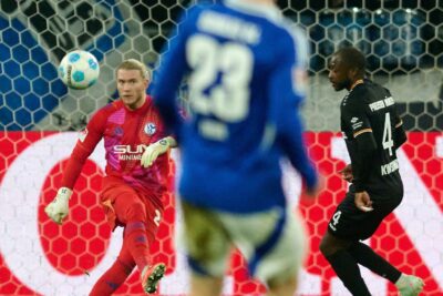 Fortuna si adatta alla lotta per la promozione: Karius salva la vittoria drammatica inciampante di Schakern