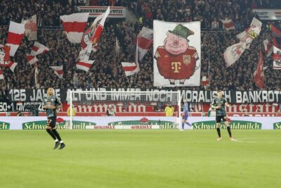 I fan di Stoccarda fintino FC Bayern