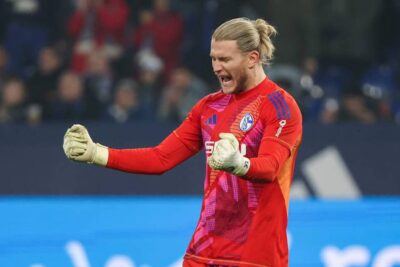 Il custode di Schalke Karius riceve elogi per lode dopo il debutto di Mega