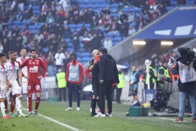 L'arbitro dell'incontro, Lyon-Brest, Benoit Millot ha escluso Paulo Fonseca su un cartellino rosso