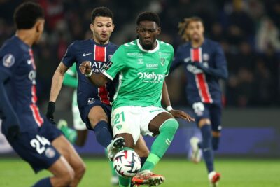 Ligue 1: un giocatore di Saint-Etienne catturato e picchiato violentemente in faccia da un sostenitore dopo la sconfitta contro Nice