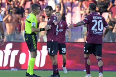 Salernitana-Modena: Giua al fischio d'inizio, bilancio in equilibrio