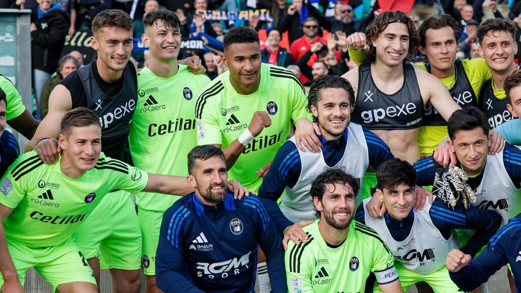 Gonfalone d'argento del Consiglio regionale al Pisa
