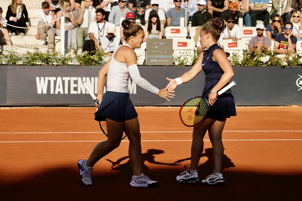 WTA Roma: Errani e Paolini conquistano la vittoria con brivido!